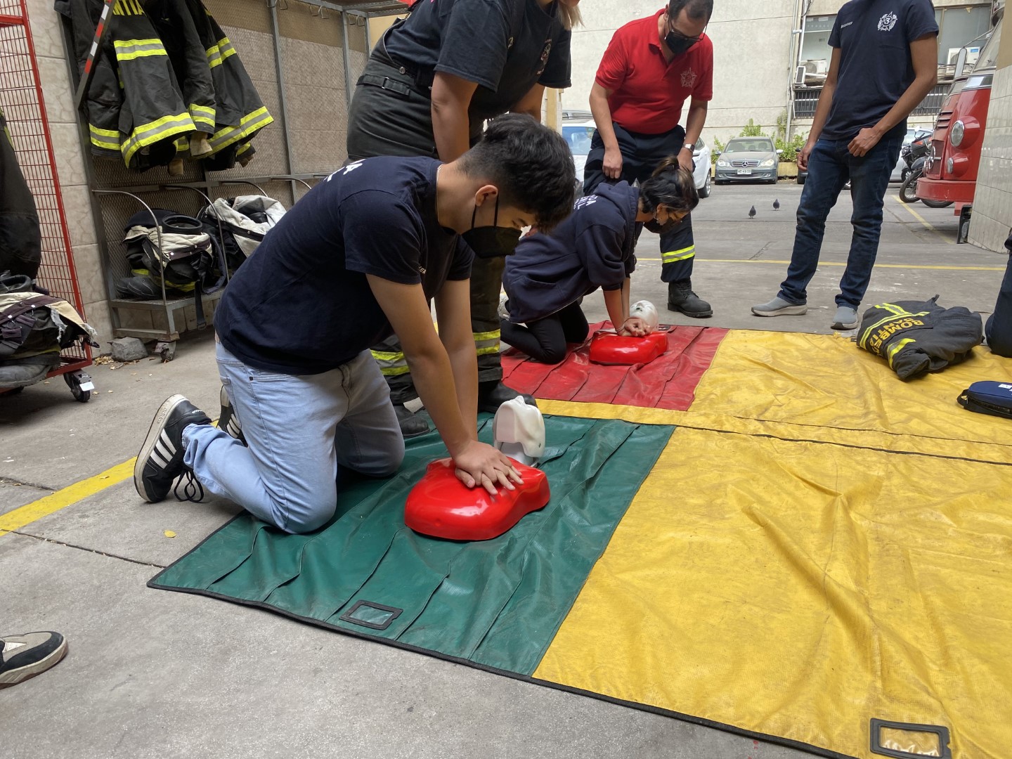 Ejercicio de RCP y uso de DEA