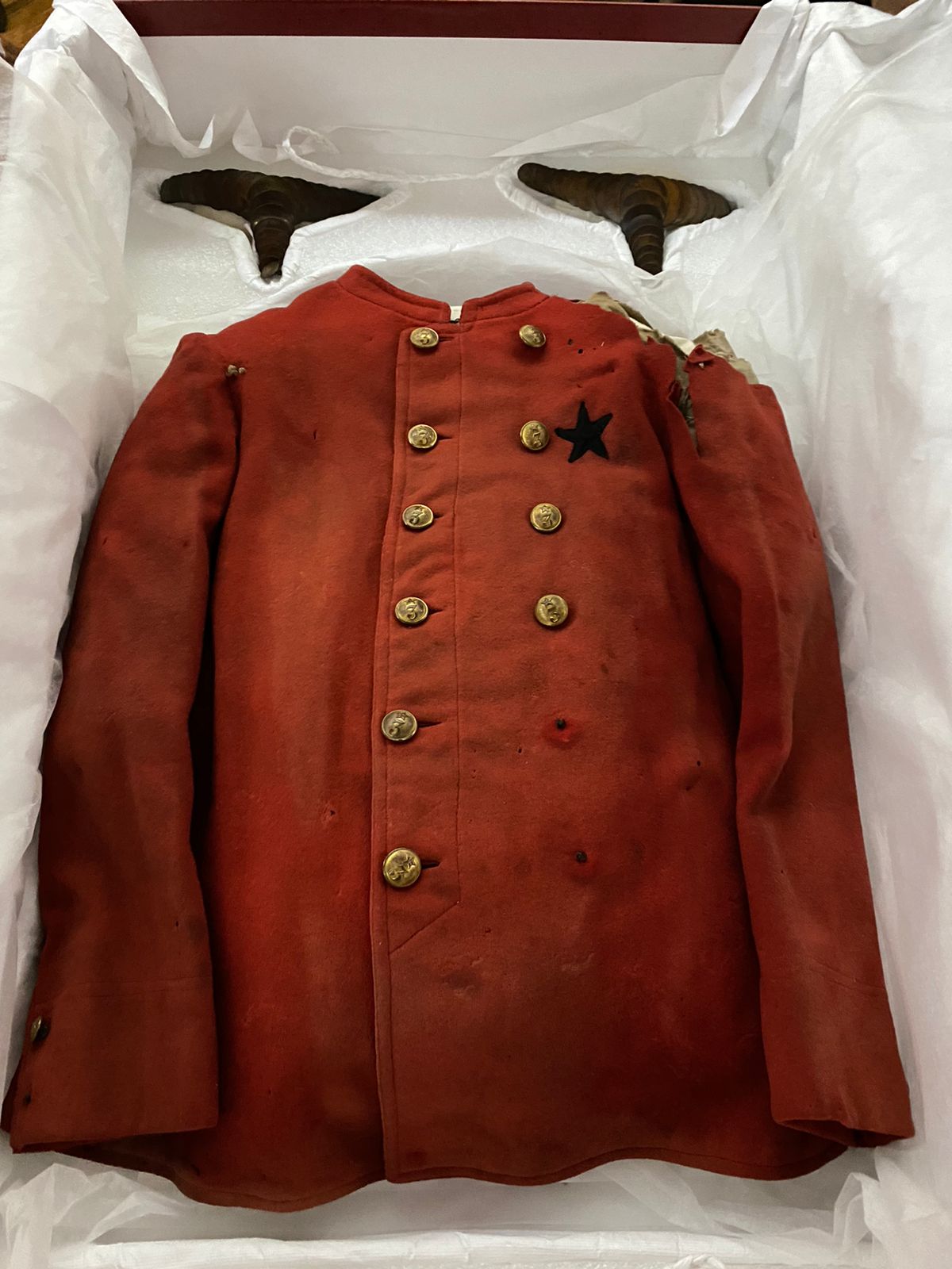Concluyen trabajos de restauración de uniformes de los Mártires de la 3ª Compañía