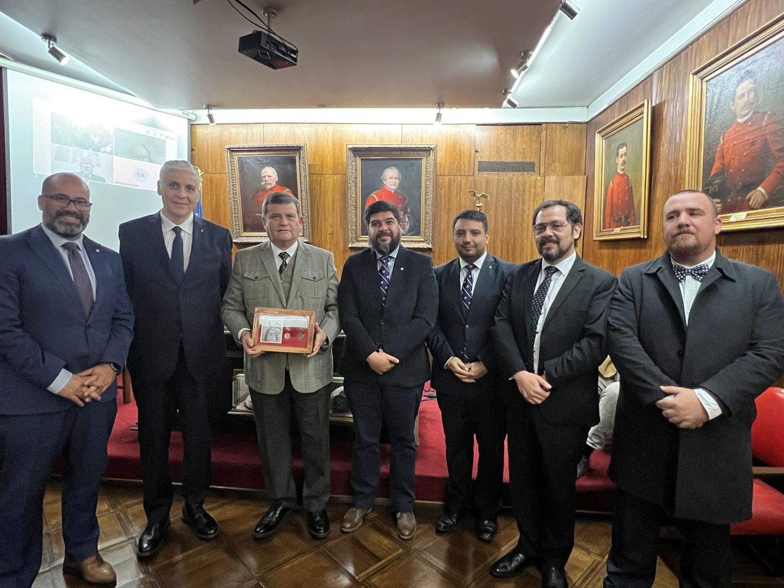 Recuperación de las Medallas Bomberiles de Emilio Dabancens