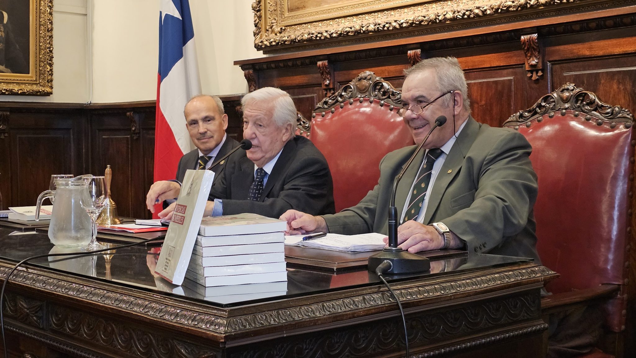 Peña de los 50 Años presentó libro “Vivencias Bomberiles”