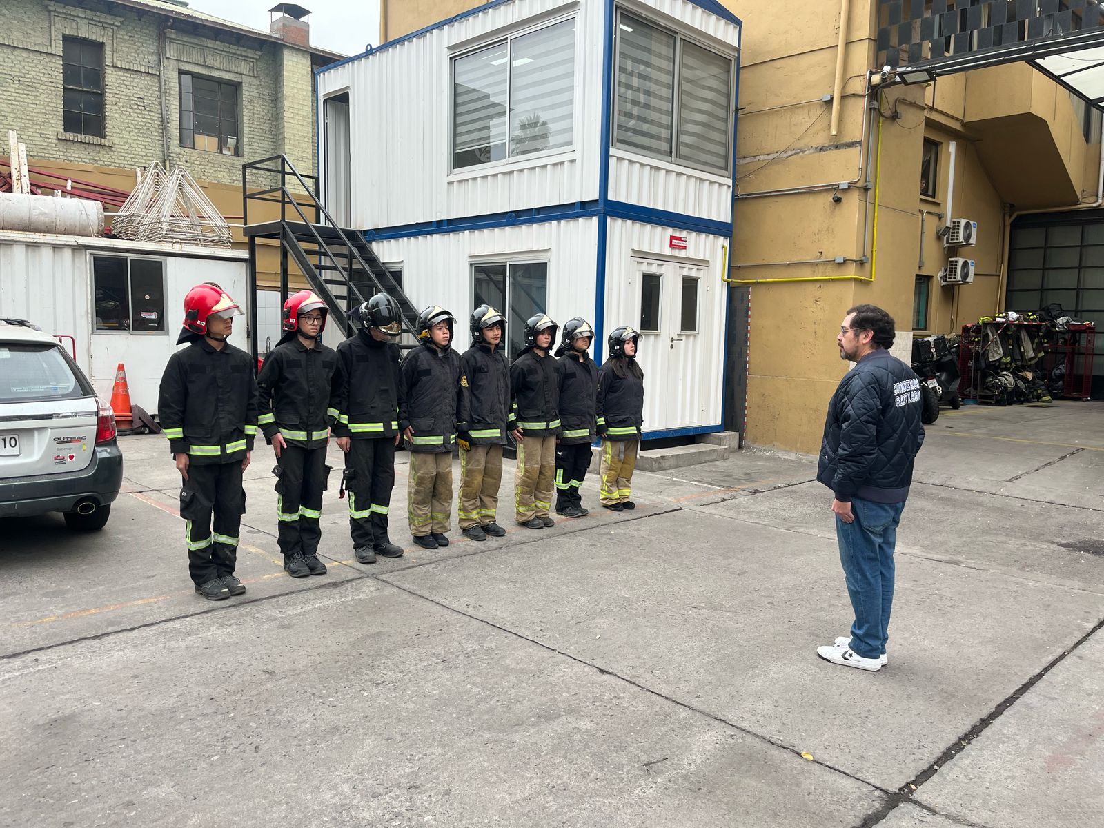 Brigada Juvenil realiza ejercicio práctico de búsqueda y rescate en incendios